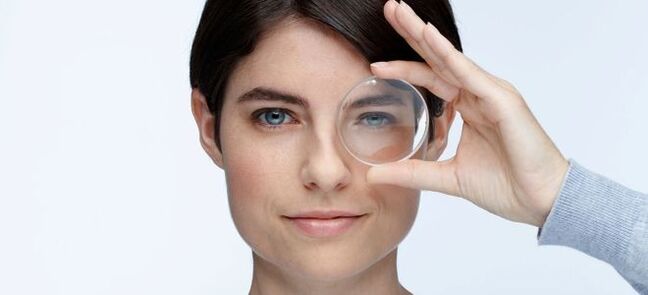 Para fins de correção da visão, lentes duras podem ser usadas